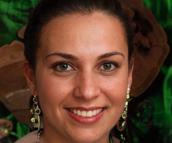 Lina M., Rédactrice en chef